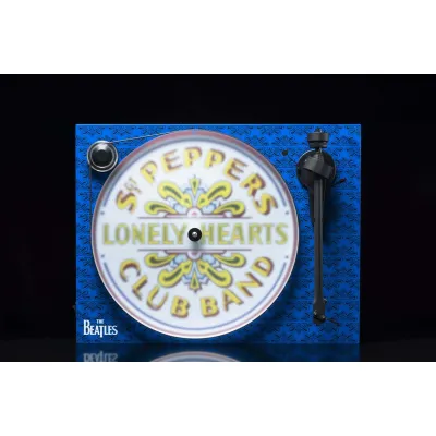 Pro-Ject Art Essential III Sgt. Pepper OM10