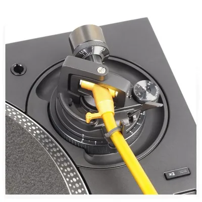 Technics SL-1210MK7 Red Bull Black Technics SL-1210MK7 Red Bull Black