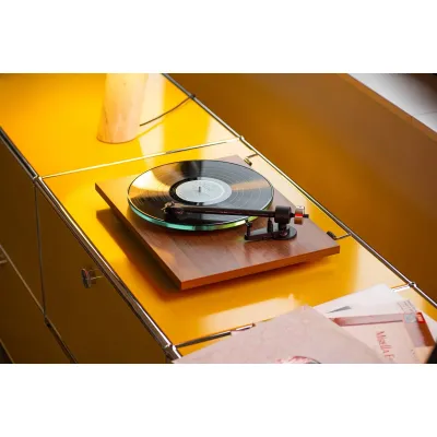 Pro-Ject T2 Rainier Walnut Pro-Ject T2 Rainier Walnut
