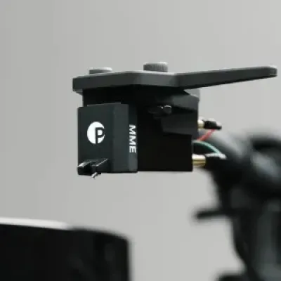 Pro-Ject A1.2 OM10 Black Fully automatic turntable Pro-Ject A1.2 OM10 Black Fully automatic turntable