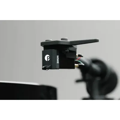 Pro-Ject E1.2 Pick It MM E High Gloss Black