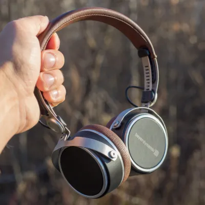 Beyerdynamic Aventho wired brown