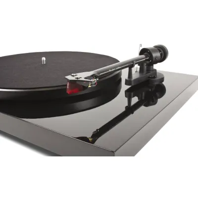 Pro-Ject Debut Carbon DC 2M-Red Piano Pro-Ject Debut Carbon DC 2M-Red Piano