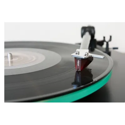 NAD C 588 Turntable
