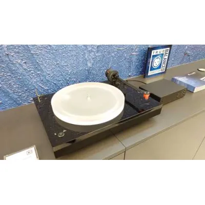Pro-Ject X2 B Quintet Red Satin Black Pro-Ject X2 B Quintet Red Satin Black