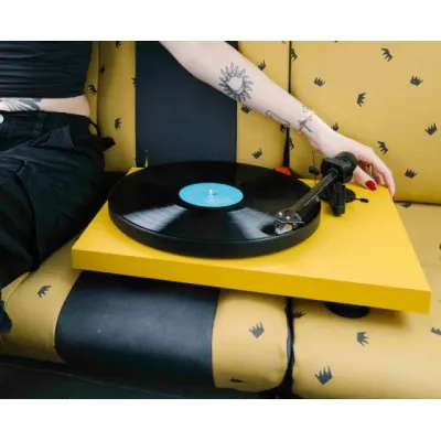 Pro-Ject Debut EVO 2 Pick It MM EVO Satin Golden Yellow Pro-Ject Debut EVO 2 Pick It MM EVO Satin Golden Yellow