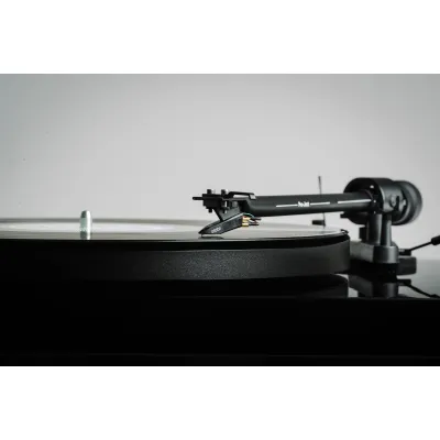 Pro-Ject Debut III Phono BT OM5e HG Black