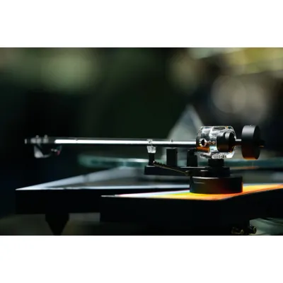 Pro-Ject Art The Dark Side of the Moon Pick It PRO SE Pro-Ject Art The Dark Side of the Moon Pick It PRO SE
