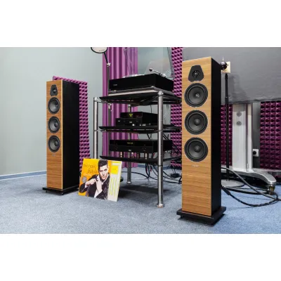 Sonus Faber Lumina III Walnut Sonus Faber Lumina III Walnut