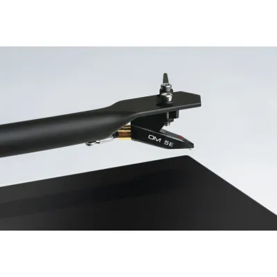 Pro-Ject T1 OM5e Piano Pro-Ject T1 OM5e Piano
